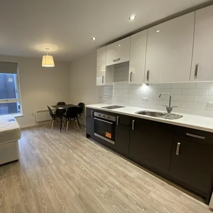 Image 3 - South Parade, Sheffield, S3 8SR, United Kingdom - Apartment for rent