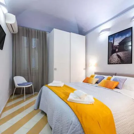 Image 3 - EMC, Via Aureliana, 40, 00187 Rome RM, Italy - Apartment for rent