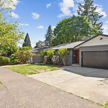 Buy this 4 bed house on 6723 Southwest 15th Avenue in Portland, OR 97219