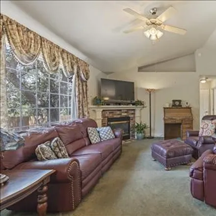 Image 4 - 21201 Country Club Drive, Golden Hills, Kern County, CA 93561, USA - House for sale