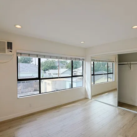 Image 3 - 2214½ Magnolia Avenue, Los Angeles, CA 90007, USA - Apartment for rent