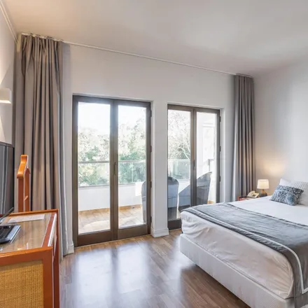 Rent this 1 bed apartment on Clube do Lago Hotel Apartamento in Avenida de Sabóia 1017, 2765-309 Cascais e Estoril