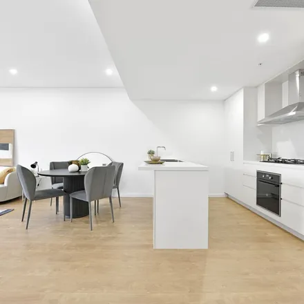 Image 4 - Sandbanks Avenue, North Kellyville NSW 2155, Australia - Apartment for rent