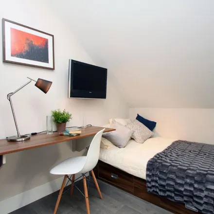 Rent this 1 bed room on Kentish Town Collective in 261 Camden Road, London