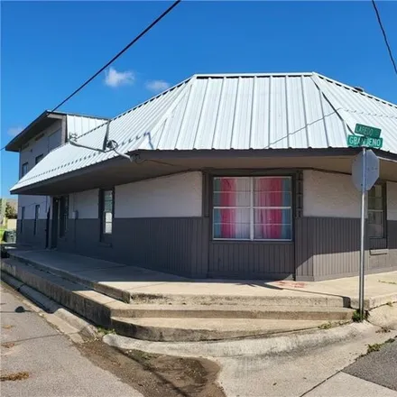 Buy this studio house on 986 Laredo Street in Mission, TX 78572