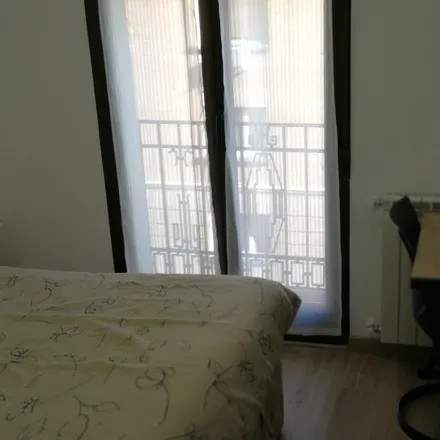 Rent this 3 bed room on Iglesia Monasterio Santo Domingo el Real in Calle de Claudio Coello, 112