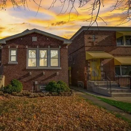 Buy this 2 bed house on 10043 South Calumet Avenue in Chicago, IL 60628