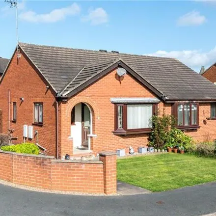 Buy this 2 bed house on Sandlewood Close in Leeds, LS11 9QH