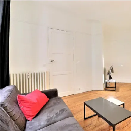 Image 3 - 35 Avenue Junot, 75018 Paris, France - Apartment for rent