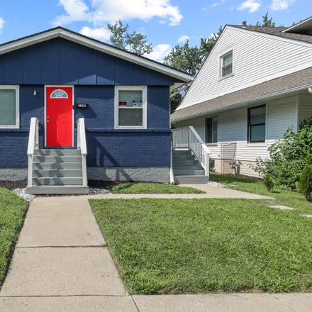 Buy this 3 bed house on 1540 Myrtle Avenue in Columbus, OH 43211