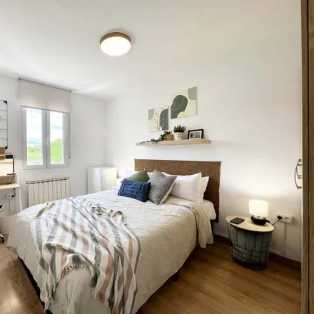 Rent this 5 bed room on Carretera de Carabanchel a Aravaca in 28024 Madrid, Spain