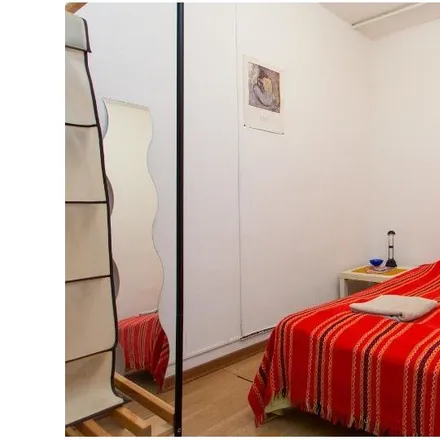Rent this 1 bed room on Carrer d'en Fontrodona in 08001 Barcelona, Spain
