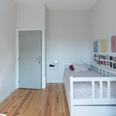 Rent this 11 bed apartment on Avenida de Fernão de Magalhães 136 in 4300-188 Porto, Portugal