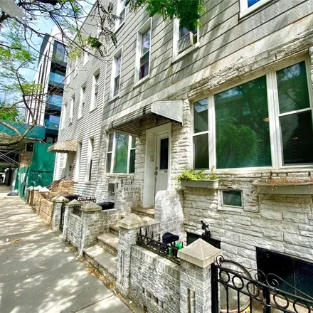 Image 3 - 175 Huron Street, New York, NY 11222, USA - Townhouse for sale