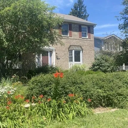 Image 2 - 241 Burbank Ave, Woodstock, Illinois, 60098 - House for sale