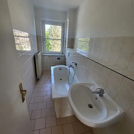 Image 2 - Heubnerstraße 6, 08523 Plauen, Germany - Apartment for rent