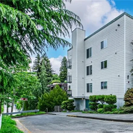 Buy this 3 bed condo on 1110 West Howe Street in Seattle, WA 98119