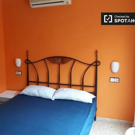 Rent this 4 bed room on unnamed road in Valencia, Spain