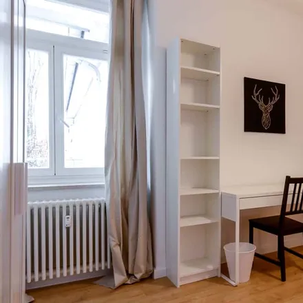 Rent this 5 bed room on Einsteinstraße 46 in 81675 Munich, Germany
