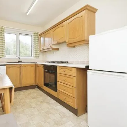 Image 5 - Knowles Crescent, Buxton, SK17 7LP, United Kingdom - Duplex for sale