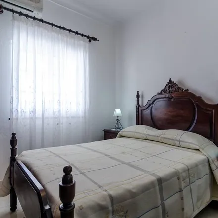 Rent this 3 bed house on Armação de Pera in Via Dorsal Armação de Pêra, 8365-112 Armação de Pêra