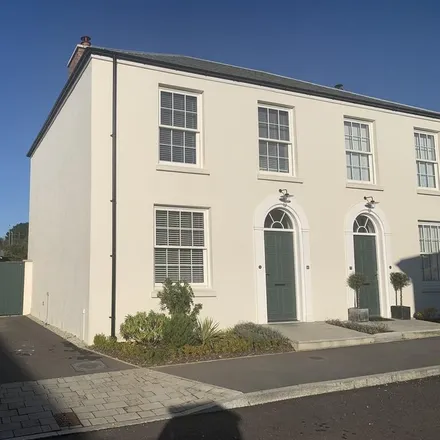 Rent this 2 bed duplex on unnamed road in Truro, TR1 1FQ