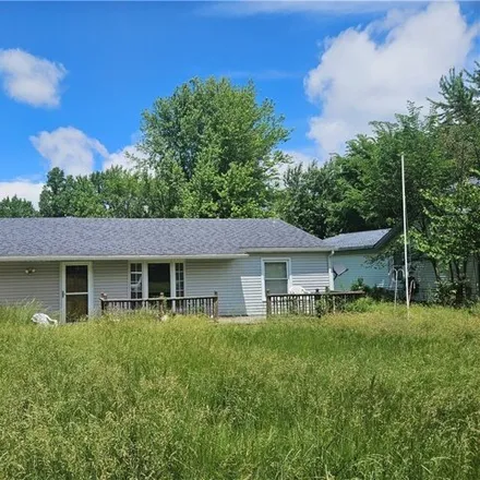 Buy this 3 bed house on 41552 Rosewood Street in Elyria Township, OH 44035