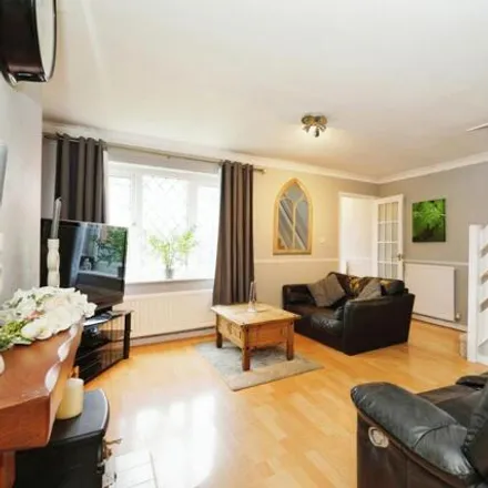 Image 2 - Mulcaster Avenue, Swindon, SN5 6EG, United Kingdom - Duplex for sale