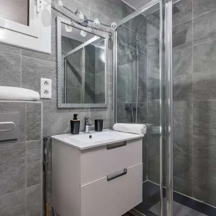 Rent this 3 bed apartment on Carrer d'Holanda in 08903 l'Hospitalet de Llobregat, Spain
