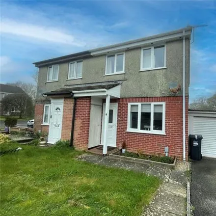 Buy this 3 bed duplex on Carlyon Close in Torpoint, PL11 2QU