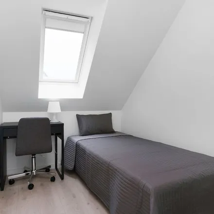 Rent this 1 bed apartment on Vestre Holbergsallmenningen 18 in 5011 Bergen, Norway