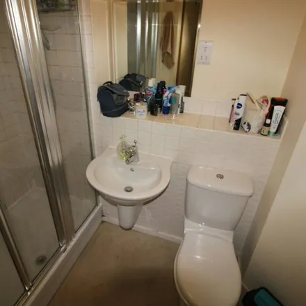 Rent this 2 bed apartment on Caxton Court in Burton-on-Trent, DE14 3SH