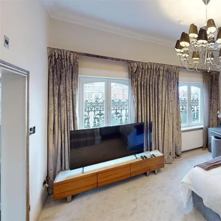 Image 5 - 27 Beaufort Gardens, London, SW3 1PW, United Kingdom - Apartment for rent
