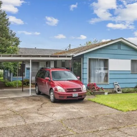 Buy this 3 bed house on 918 11th Avenue Southwest in Albany, OR 97321