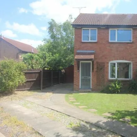 Rent this 3 bed duplex on Bluebell Close in Huntington, CH3 6RP
