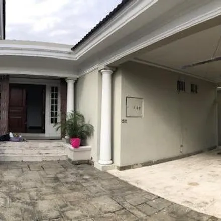 Buy this 4 bed house on Bálsamos Norte 215 in 090112, Guayaquil