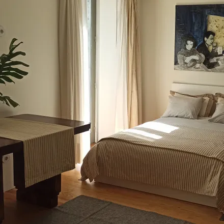 Rent this 1 bed room on Rua de Serralves in 4150-436 Porto, Portugal