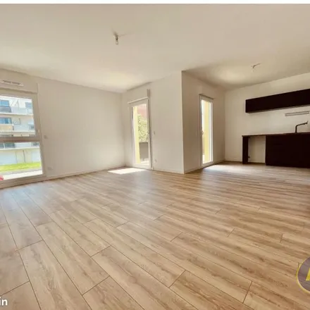Rent this 3 bed apartment on 44 Avenue André Bonnin in 35135 Chantepie, France