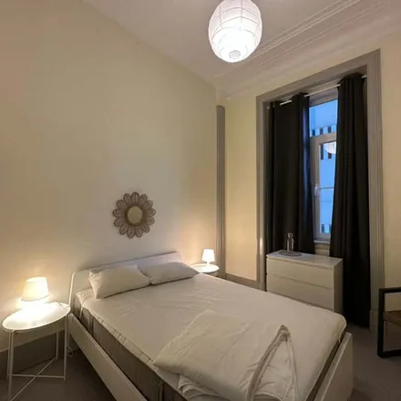 Rent this 8 bed room on Caixa Geral de Depósitos in Rua Braamcamp, 1250-049 Lisbon