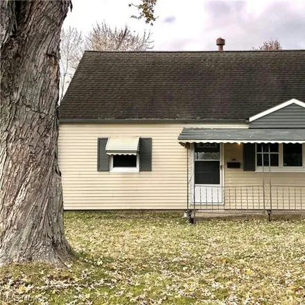 Buy this 4 bed house on 160 North Edgehill Avenue in Mahoning County, OH 44515