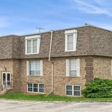 Buy this 2 bed condo on 1106 East 6th Street in Des Moines, IA 50316