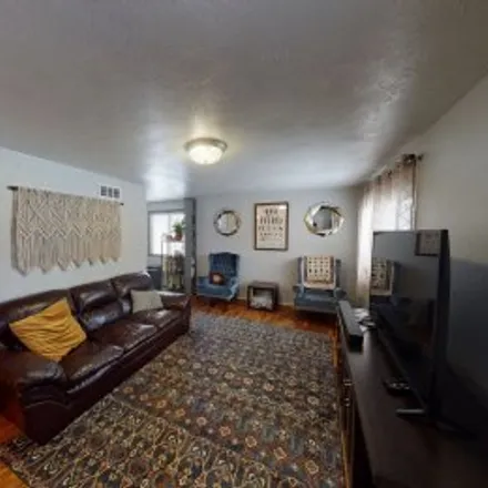 Buy this 3 bed apartment on 1120 Cathryn Avenue