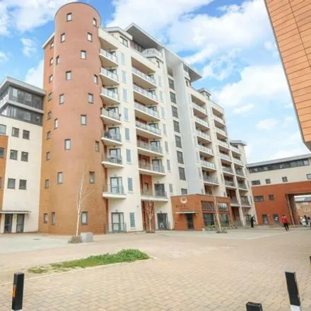 Rent this 2 bed room on The Junction in Grays Place, Wexham Court