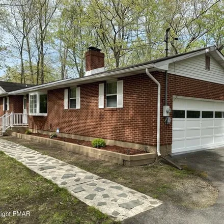 Image 2 - 2133 Knob Hill Circle, Middle Smithfield Township, PA 18302, USA - House for sale
