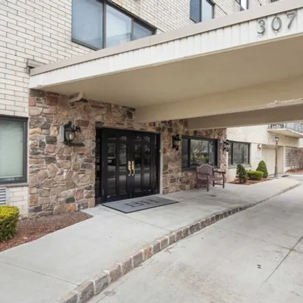 Buy this 3 bed condo on 332 Golf Place in Hackensack, NJ 07601