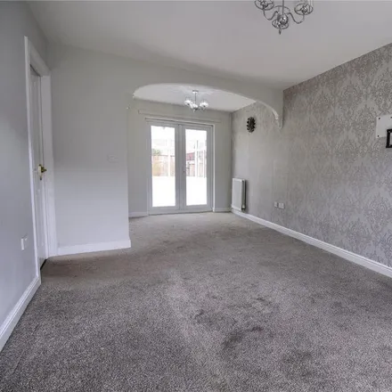 Image 2 - Cragston Court, Redcar, TS10 2XD, United Kingdom - House for rent