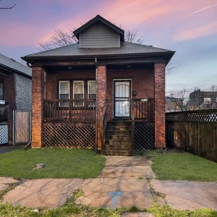 Buy this 3 bed house on 8519 South Crandon Avenue in Chicago, IL 60617