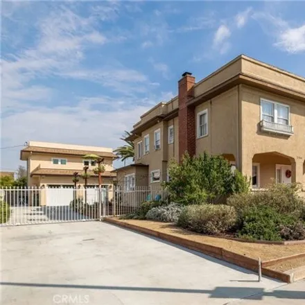 Buy this 5 bed house on 1681 West 29th Street in Los Angeles, CA 90007