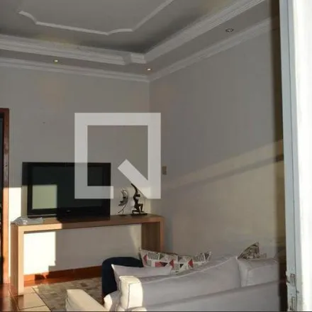 Rent this 3 bed house on Rua Vereador Dias Diniz in Sede, Contagem - MG