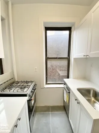 Image 6 - Quality Eats, 19 Greenwich Avenue, New York, NY 10014, USA - Condo for rent